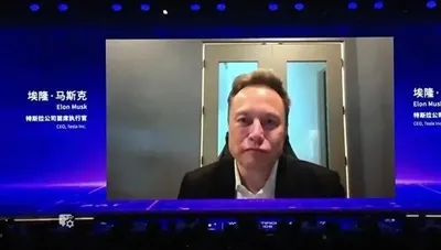 Elon Musk dukker op på verdens konference om kunstig intelligens: Robotchassi...